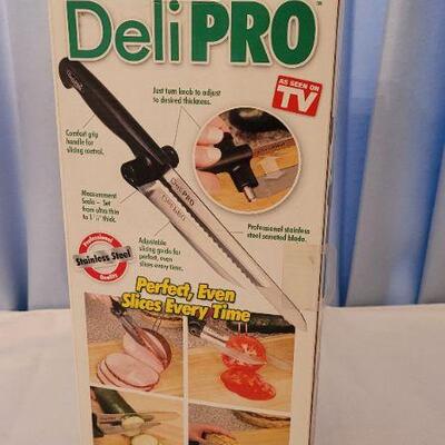 Lot 96: New DELI PRO Slicing Guide Knife