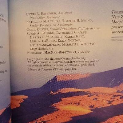 Lot 99: Vintage 1980's Assorted National Geographic Hardback Reference Books 