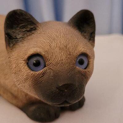 Lot 101: Vintage SANDICAST Signed Cat Sculpture 