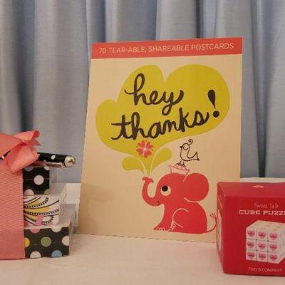 Lot 112: New Assorted Gift Set feat. Postcard BOOK