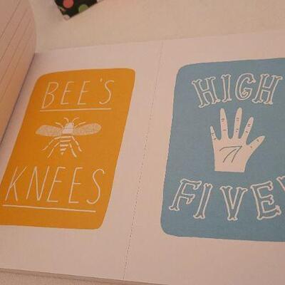 Lot 112: New Assorted Gift Set feat. Postcard BOOK