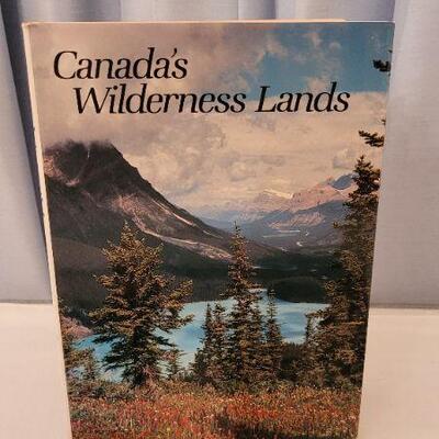 Lot 115: Assorted Vintage Hardback Wildlife Reference Books