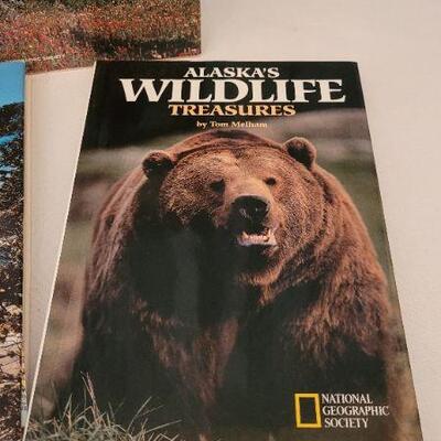 Lot 115: Assorted Vintage Hardback Wildlife Reference Books
