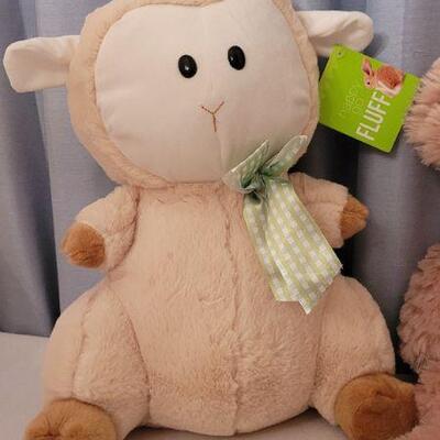 Lot 118: (2) New Stuffed Animals 
