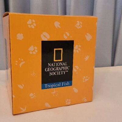 Lot 119: New NATIONAL GEOGRAPHIC Tropical Fish Music Box