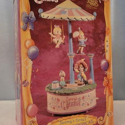 Lot 121: Vintage NEW Precious Moments SAMMY'S CIRCUS Action Musical