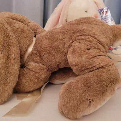 Lot 122: (2) New Stuffed Animals 