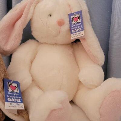 Lot 122: (2) New Stuffed Animals 