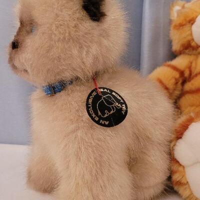 Lot 134: (1) New (1) Vintage Cat Stuffed Animals