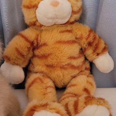 Lot 134: (1) New (1) Vintage Cat Stuffed Animals