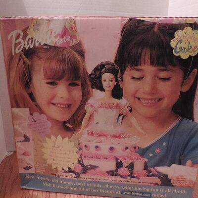 (NIB) CELEBRATE CAKE BARBIE