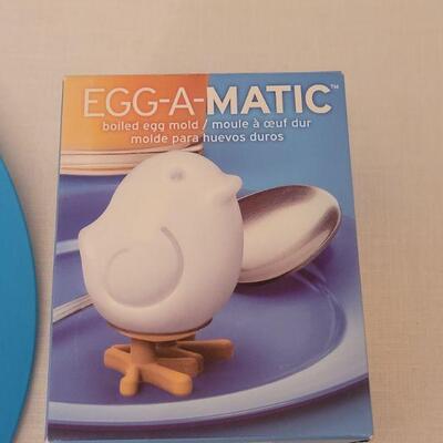 Lot 163: NEW Steamship Steam Top & Egg-a-Matic