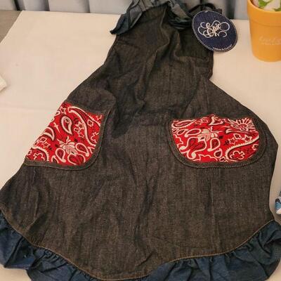 Lot 164: (3) New Aprons