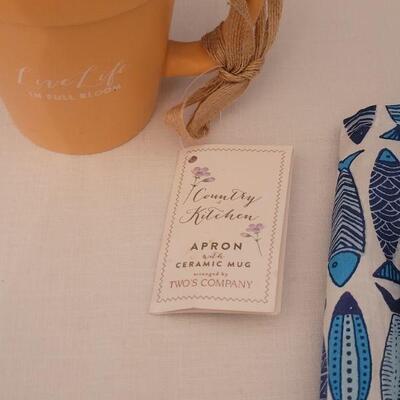 Lot 164: (3) New Aprons