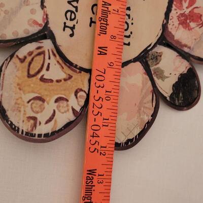 Lot 166: New Metal Hanging Flower & Coffee Cup with Fuzzy Socks 