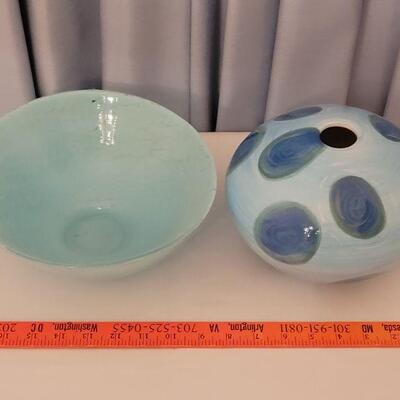Lot 171: Glass Bowl & Ceramic Vase