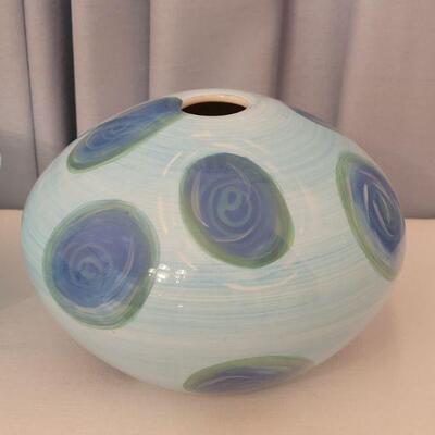 Lot 171: Glass Bowl & Ceramic Vase