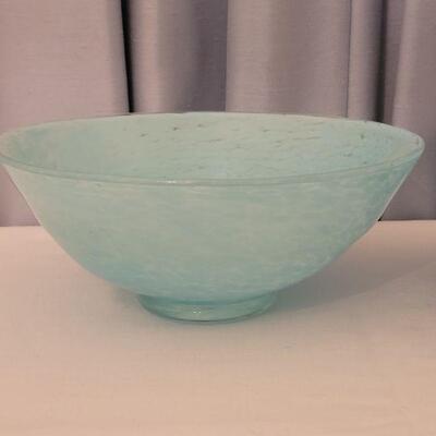 Lot 171: Glass Bowl & Ceramic Vase