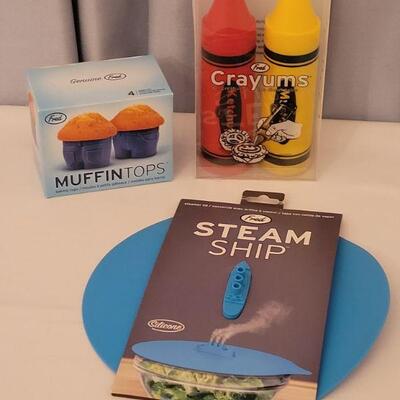 Lot 172: New Steamship Steam Lid, Muffin Toppers, and Crayums