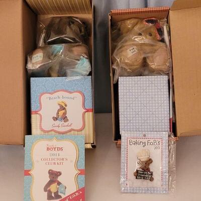 Lot 179: NEW Boyd's Bear Collector's Club Kit
