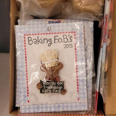 Lot 179: NEW Boyd's Bear Collector's Club Kit