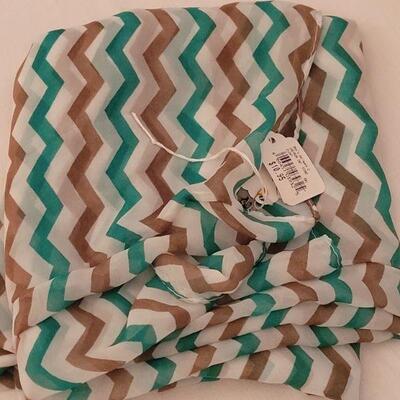 Lot 183: NEW Scarf, Notepads, Lip Gloss, Make Up Bag and Plushie