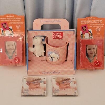 Lot 185: NEW I Love Mommy Mug, Picture Frame Magnets and Recordable Picture Frames