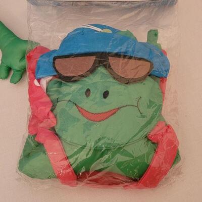 Lot 186: NEW Wind Sock Bathing Beauties 
