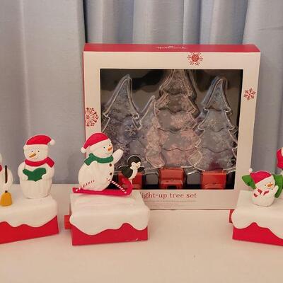 Lot 199: New Animated Snowmen and Light Up Trees