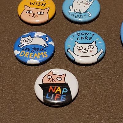 Lot 207: NEW Kitty Button/Pins and (2) Magnets
