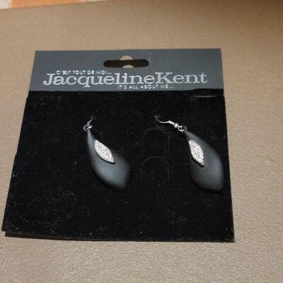 Lot 209: NEW Jacqueline Kent Set
