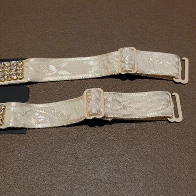 Lot 210: NEW Bling Bra Straps and Fashion Magnet 