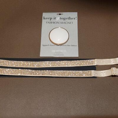 Lot 210: NEW Bling Bra Straps and Fashion Magnet 