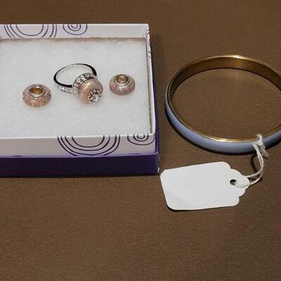 Loot 212: NEW Interchangeable Ring size 10 and Bangle Bracelet 