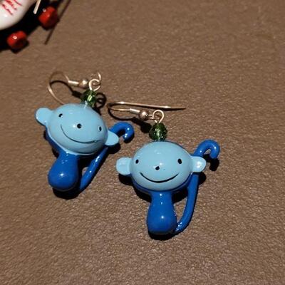 Lot 218: NEW Earring Lot (3)