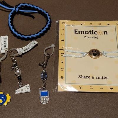 Lot 220: NEW Charm Pulls and Bracelets 