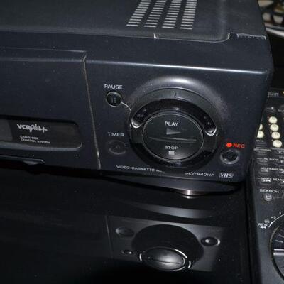 LOT 33    SONY HI-FI VCR MODEL SLV-798HF 