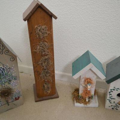 LOT 45 BIRD HOUSE COLLECTION
