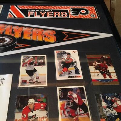 1995-96 Fleer Philadelphia Flyers Framed Team Display 31 x 25â€. LOT 2