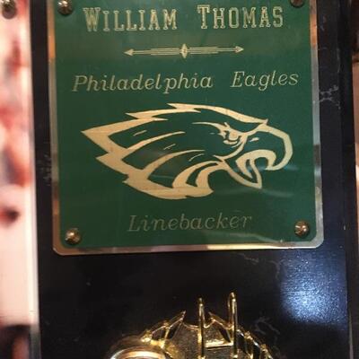 WILLIAM THOMAS Signed Philadelphia Eagles Plaque 15 x 12â€. LOT 8 