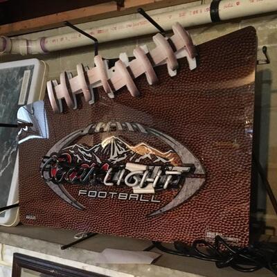 Large COORS LIGHT Commercial Bar Sign 27 x 23â€ Works!  LOT 18