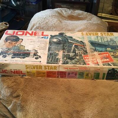LIONEL Vintage Train Set with Engine # 8141. LOT 36