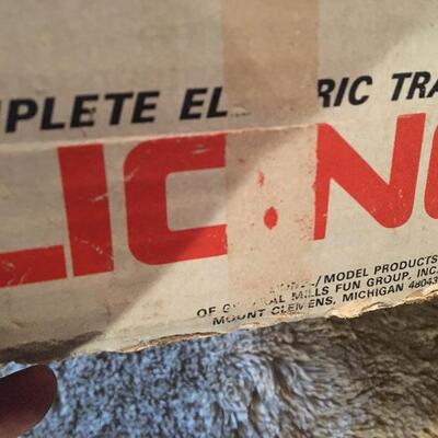 LIONEL Vintage Train Set with Engine # 8141. LOT 36