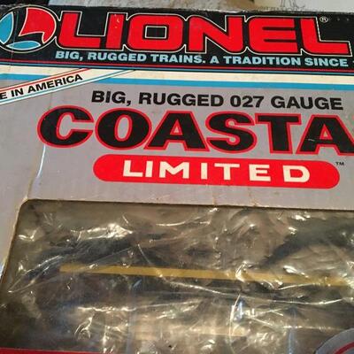 LIONEL Vintage Train Set #6-11742 with Engine. LOT 37