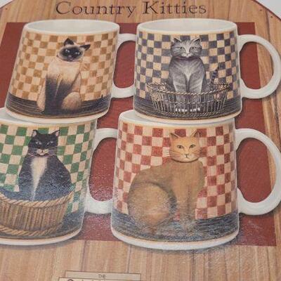 Lot 4: New Set of 4 SAKURA Country Kittens Coffee Hot Cocoa Mugs