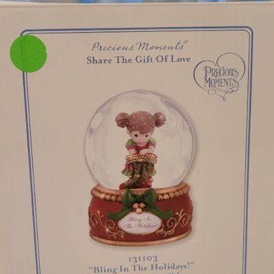 Lot 7: (2) Vintage Retired PRECIOUS MOMENTS Collectibles