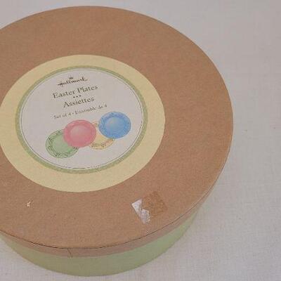 Lot 9: New Set of 4 HALLMARK Colored Easter Dessert Plates