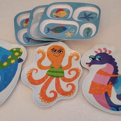 Lot 12: Assorment of NEW Children's Plastic Plates