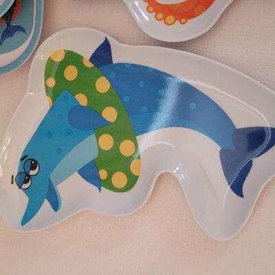 Lot 12: Assorment of NEW Children's Plastic Plates