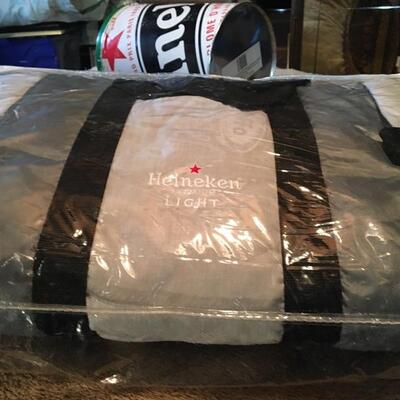 HEINEKEN Beer Advertising Blanket and Tin LOT 47